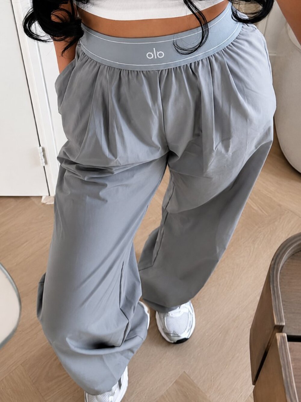 NWT🥳 ALO Yoga Steel Grey Wide Leg Pants ✨ (Regular Length) Soft Neutral